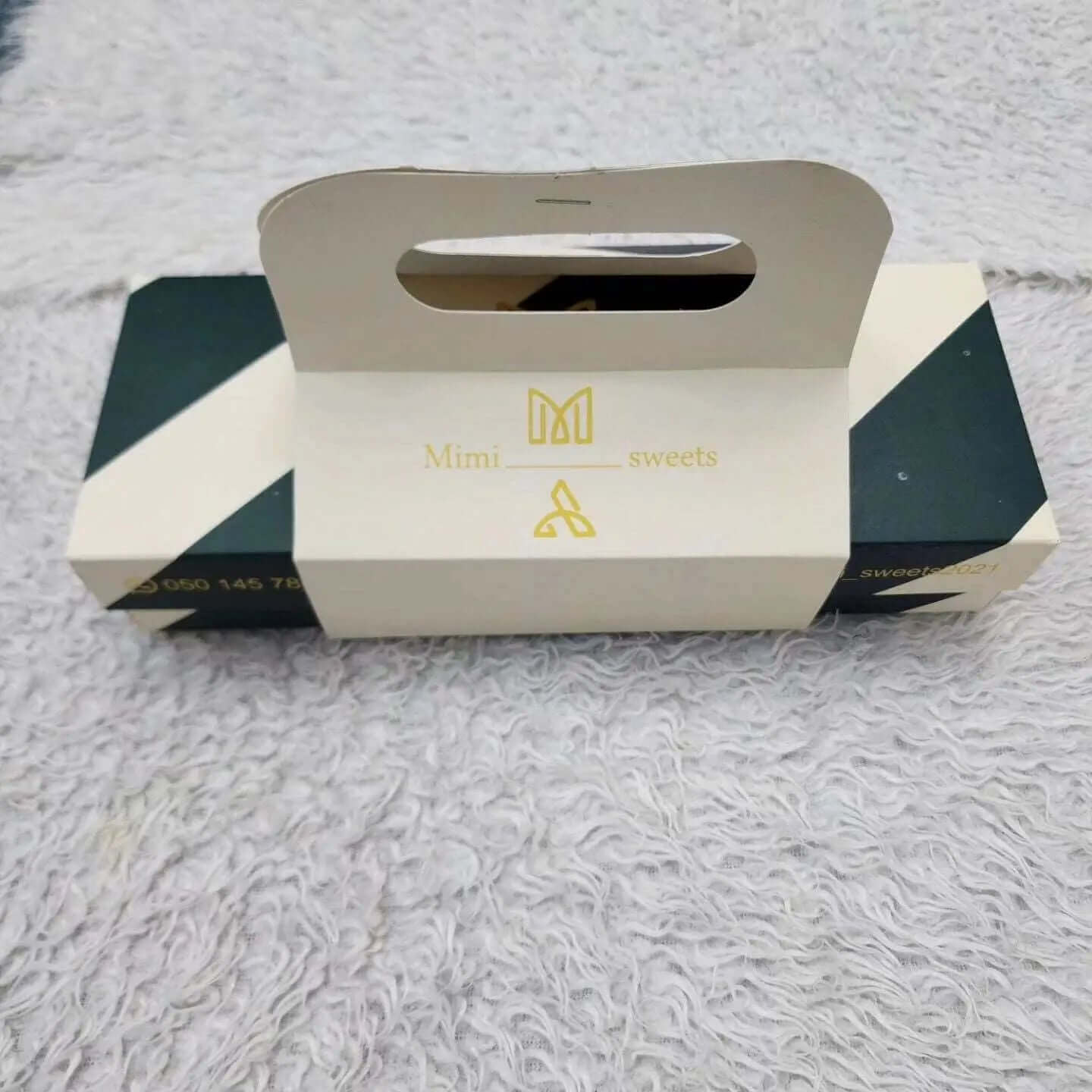 この ボックス サイズ 27.5 × 10.5 × 3 cm とホルダー. デザイン.
カスタム印刷 ブランド (セロファン) オーダーメイドサイズ オーダーメイド
数量 500 カートン