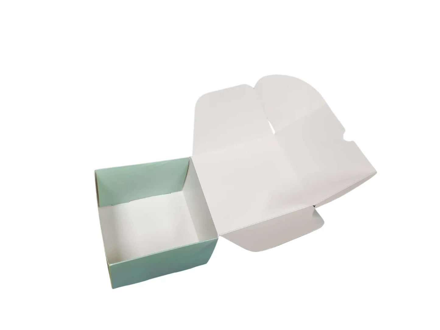 طباعة باللوغو على بوكسين الأول حجم  حجم 20×9×8 سم الثاني 15×15×10
طباعة خارجية بشعار وتصميم العميل 
 
الكمية 2000 أي 1000 من كل حجم
الكمية 4000 اي كمية 2000 من كل حجم 
الكمية 6000 اي 3000 من كل حجم 
الكمية 8000 اي 4000 من كل حجم 
الكمية 10000 اي 5000 من كل حجم