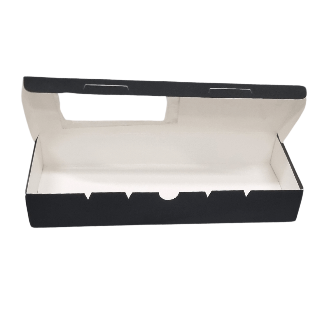 مواصفات العلبة :
بوكس بطول 27.5  سم عرض 11سم ارتفاع 5 سم مع نافذة شفافة، طباعة بتصميم العميل
يصلح للحلا ووجبات الطعام 
طباعة حسب الطلب باللوغو الخاص بالعلامة التجارية 
 
الطباعة:
يمكنكم طلب طباعة خارجية فقط (يكون داخل البوكس أبيض) أو داخلية وخارجية 
السولوفان:
السولوفان هو طبقة نايلون عازلة تفيد في 1- يمنح المتانة للعلبة
2- يعزل الزيوت والسوائل عن الورق
3- يمنع الطباعة من الاختلاط بالمواد الغذائية 
لكم حرية الاختيار بإضافة سولوفان خارجي فقط أم داخلي فقط أم على الجانبين داخلي وخارجي
العلبة في الصور بطباعة خا