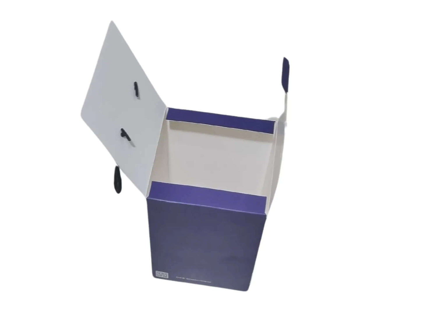 كيس وبوكس في آن واحد
يستخدم لتغليف قبعة واحدة
طباعة بتصميم العميل 
البوكس مزود بمادة عازلة خارجية