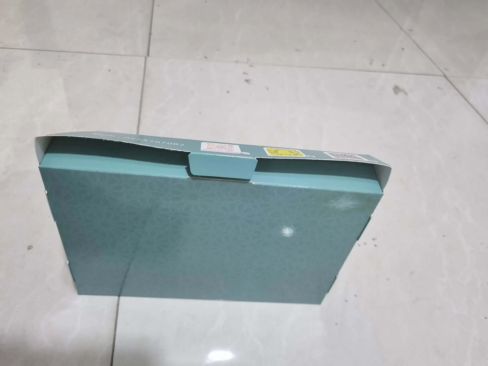 ボックス 寸法 34.5×31.5×4 cm
用パッケージ
ボックス 外側
から 透明窓 で ボックス
印刷 とお客様デザイン