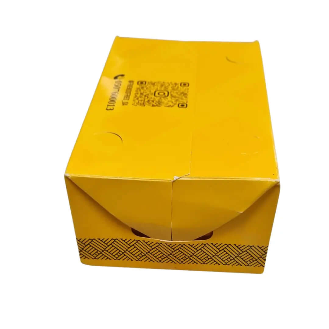 مواصفات البوكس: 
الأبعاد الطول 21 سم العرض 12 سم الارتفاع 7.5 سم
طباعة بتصميم العميل
الطباعة:
تتم الطباعة حسب طلب العميل، طباعة خارجية بألوان وتصميم العميل، أو طباعة خارجية وداخلية مما يجعل البوكس أجمل 
السولوفان:
السولوفان هو طبقة نايلون عازلة تفيد في 1- يمنح المتانة للعلبة
2- يعزل الزيوت والسوائل عن الورق
3- يمنع الطباعة من الاختلاط بالمواد الغذائية 
لكم حرية الاختيار بإضافة سولوفان خارجي فقط أم داخلي فقط أم على الجانبين داخلي وخارجي
البوكس في الصور ذو طباعة من الخارج مع سولوفان من الداخل 
ملاحظة:
لا يمك