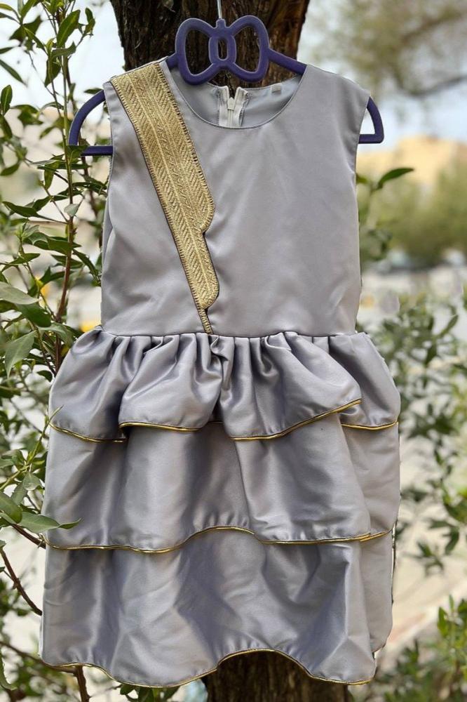 Girls' gray embellished Ramadan dress with a modern and traditional design for the year 2026 — product image 4