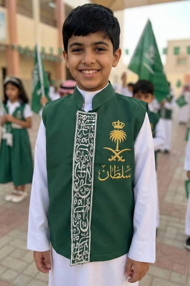 Blank olive green boys' vest with a Saudi standing collar and longitudinal silver Arabic line embroidery — product image 3