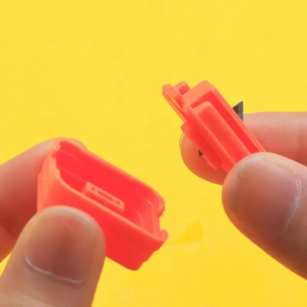 Paper cutting blade - safe and easy to use — product image 3