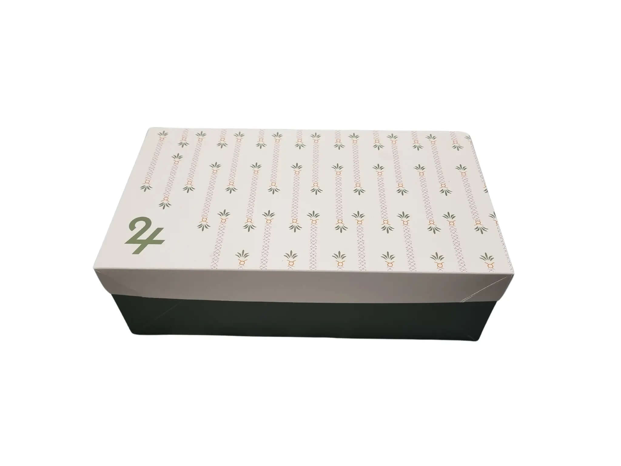 مواصفات البوكس:
بوكس قاعدة وغطاء منفصل
 
الأبعاد الطول 38سم العرض 21 سم الارتفاع 12 سم
يحتوي فتحات لصحن بأبعاد 12×12 سم وفتحة لكوب عصير و6 فتحات للصوص
طباعة بتصميم العميل

الطباعة:
يمكنكم طلب طباعة خارجية فقط أو داخلية وخارجية 
السولوفان:
السولوفان هو طبقة نايلون عازلة تفيد في 1- يمنح المتانة للعلبة
2- يعزل الزيوت والسوائل عن الورق
3- يمنع الطباعة من الاختلاط بالمواد الغذائية 
لكم حرية الاختيار بإضافة سولوفان خارجي فقط أم داخلي فقط أم على الجانبين داخلي وخارجي
البوكس في الصور ذو طباعة من الخارج مع سولوفان م