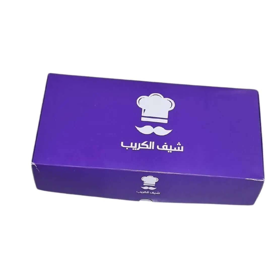مواصفات البوكس 
الطول 40 سم العرض 20 سم الارتفاع 9 سم 
البوكس يصلح للبرغر (6 قطع) وللعديد من الاستعمالات الأخرى التي يتناسب مقاسها مع حجم البوكس وتفاصيله 



الطباعة:
يمكنكم طلب طباعة خارجية فقط أو داخلية وخارجية 
السولوفان:
السولوفان هو طبقة نايلون عازلة تفيد في 1- يمنح المتانة للعلبة
2- يعزل الزيوت والسوائل عن الورق
3- يمنع الطباعة من الاختلاط بالمواد الغذائية 
لكم حرية الاختيار بإضافة سولوفان خارجي فقط أم داخلي فقط أم على الجانبين داخلي وخارجي
ملاحظة:
 يُفضَّل اختيار السولوفان الداخلي عند اختياركم الطباع