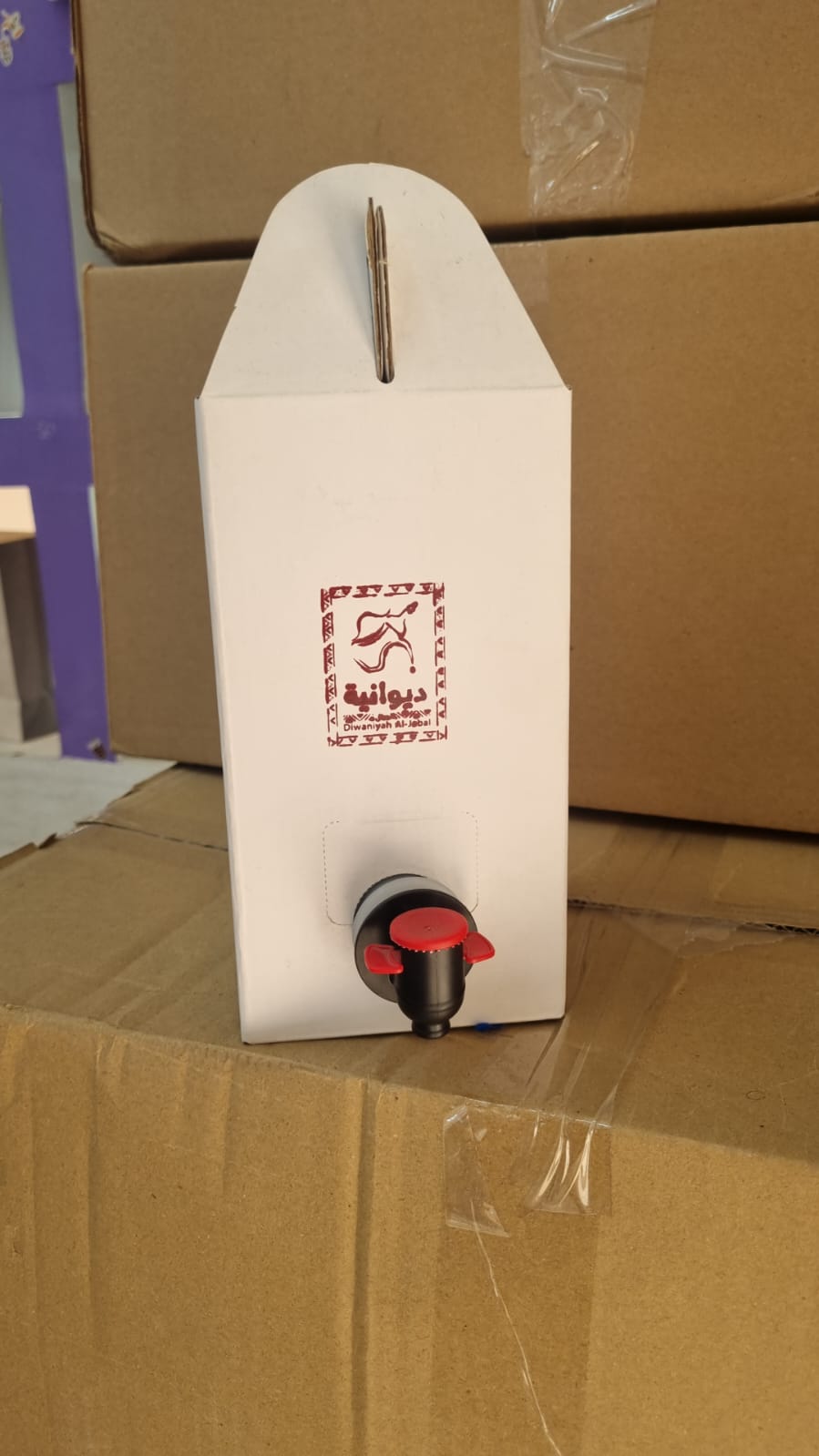 Custom Branded 1 litre 1.5 litre 2 litre Bag-in-Box Cardboard Packaging with Plastic Dispensing Tap
