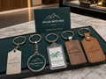 Produktansicht: Individuelle Schlüsselanhänger aus Metall, Acryl, Holz und Leder von Madar Print