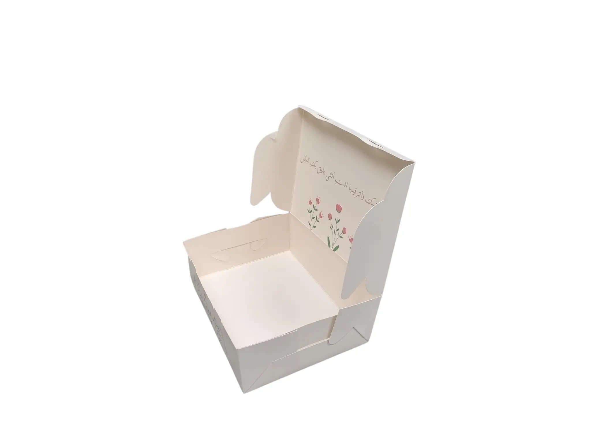 Box Papier aus
Abmessungen29×21×9 cm
Logodruck aus
(Cellophan) aus
Druck außen ohne nach Kundenwunsch