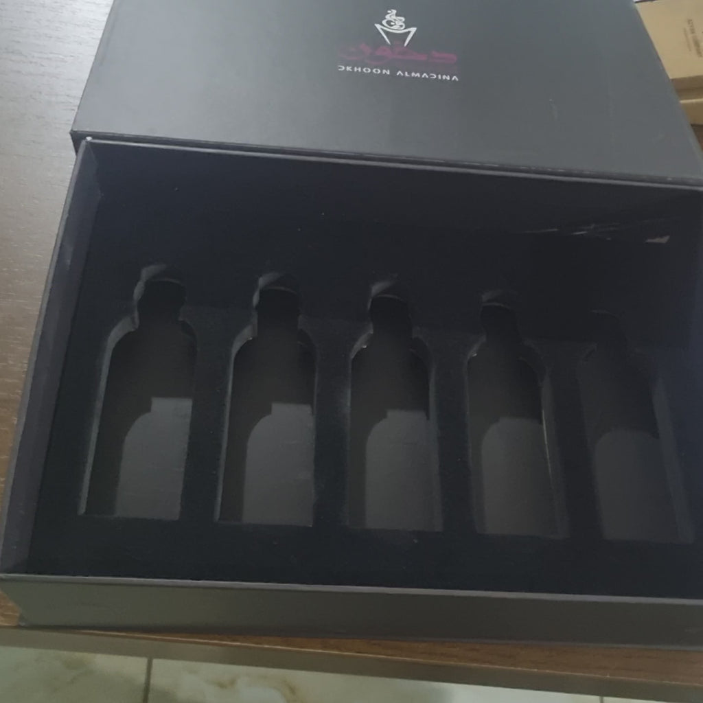 فيديو علبة عطور صلبة لخمس زجاجات — نموذج Dkhoon Almadina
